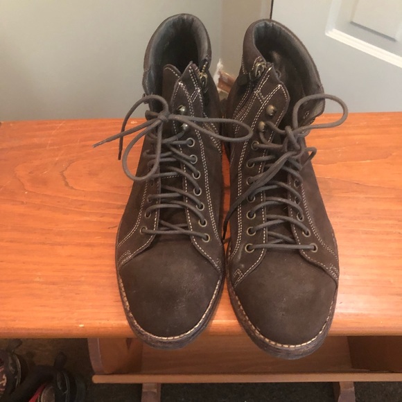 Donald J Pliner Mens Brown Suede Ankle Boots Shoes Size 10 - Picture 3 of 5